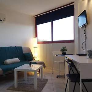 https://studio-a-15-minutes-des-plages.fr-provencehotel.com